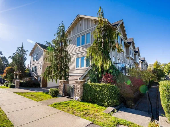 7489 16th St #12, Burnaby, BC V3N 0C5