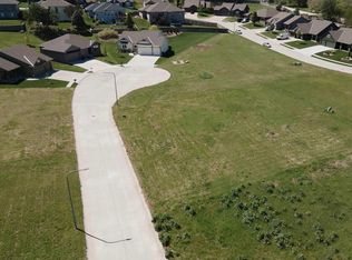 918 Arlene Cir, Papillion, NE 68046