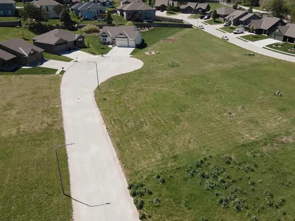 918 Arlene Cir, Papillion, NE 68046