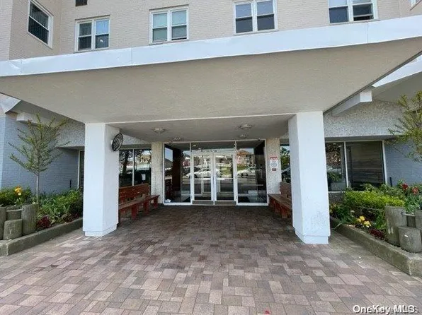 522 Shore Road #2EE, Long Beach, NY 11561