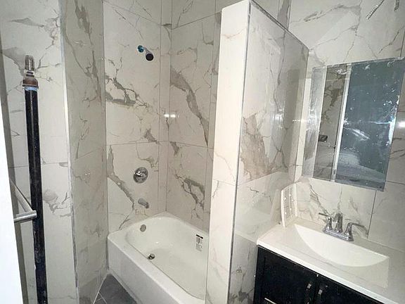 4th image of 2092 Ryer Ave Floor 3
