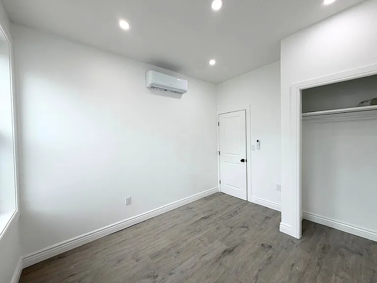 1574 Eastern Pkwy #1 — Photo 17