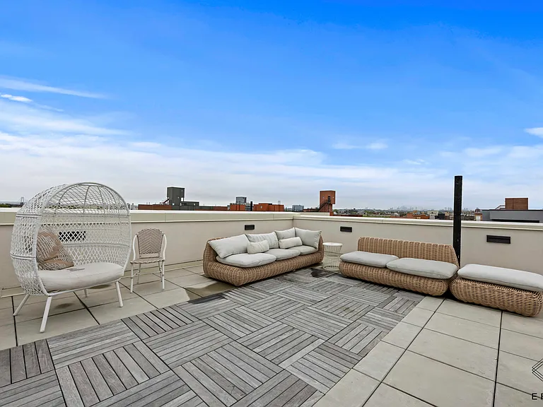 2045 Ocean Ave #503 — Photo 14
