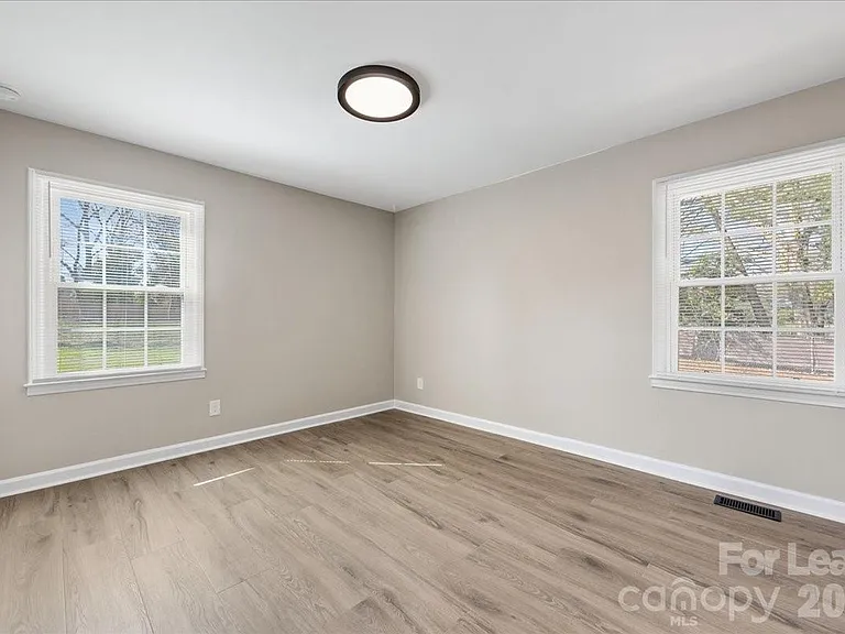 4706 Walden Ct — Photo 18