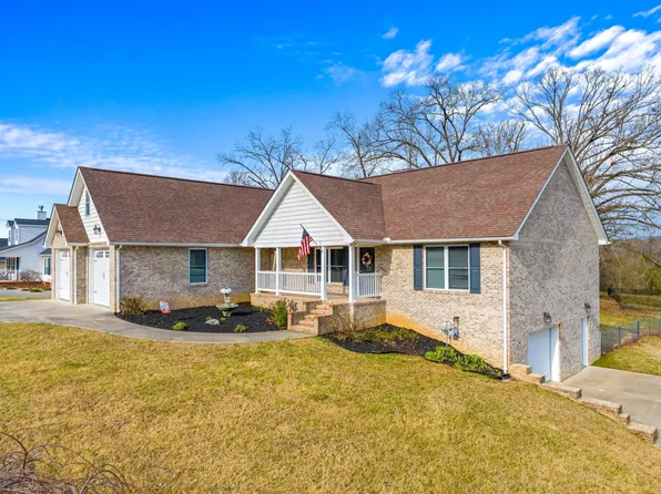915 Bob O Dr, Dandridge, TN 37725