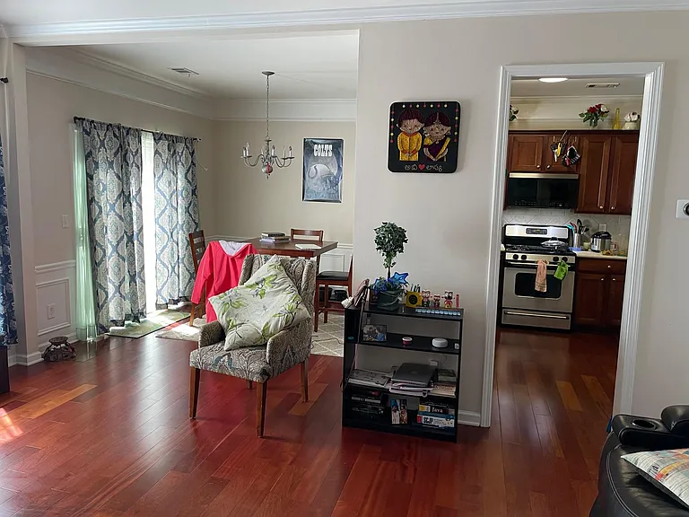 115 Finchley Dr — Photo 4