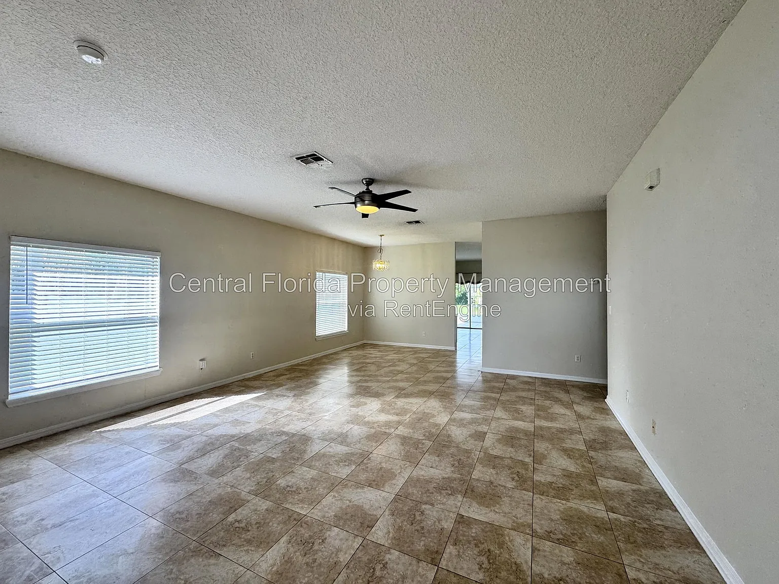 4 bed, 2.0 bath, 1722 sqft, $2,299 — Photo 4