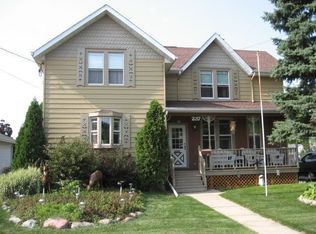 237 W Oak Grove St, Juneau, WI 53039