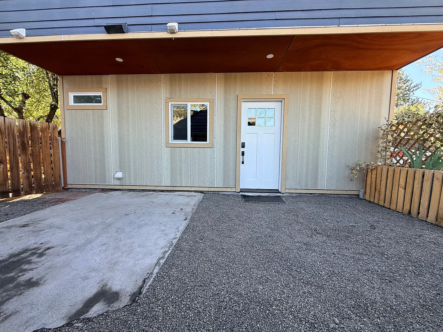 Studio, 250 sqft, $1,600 — Photo 1