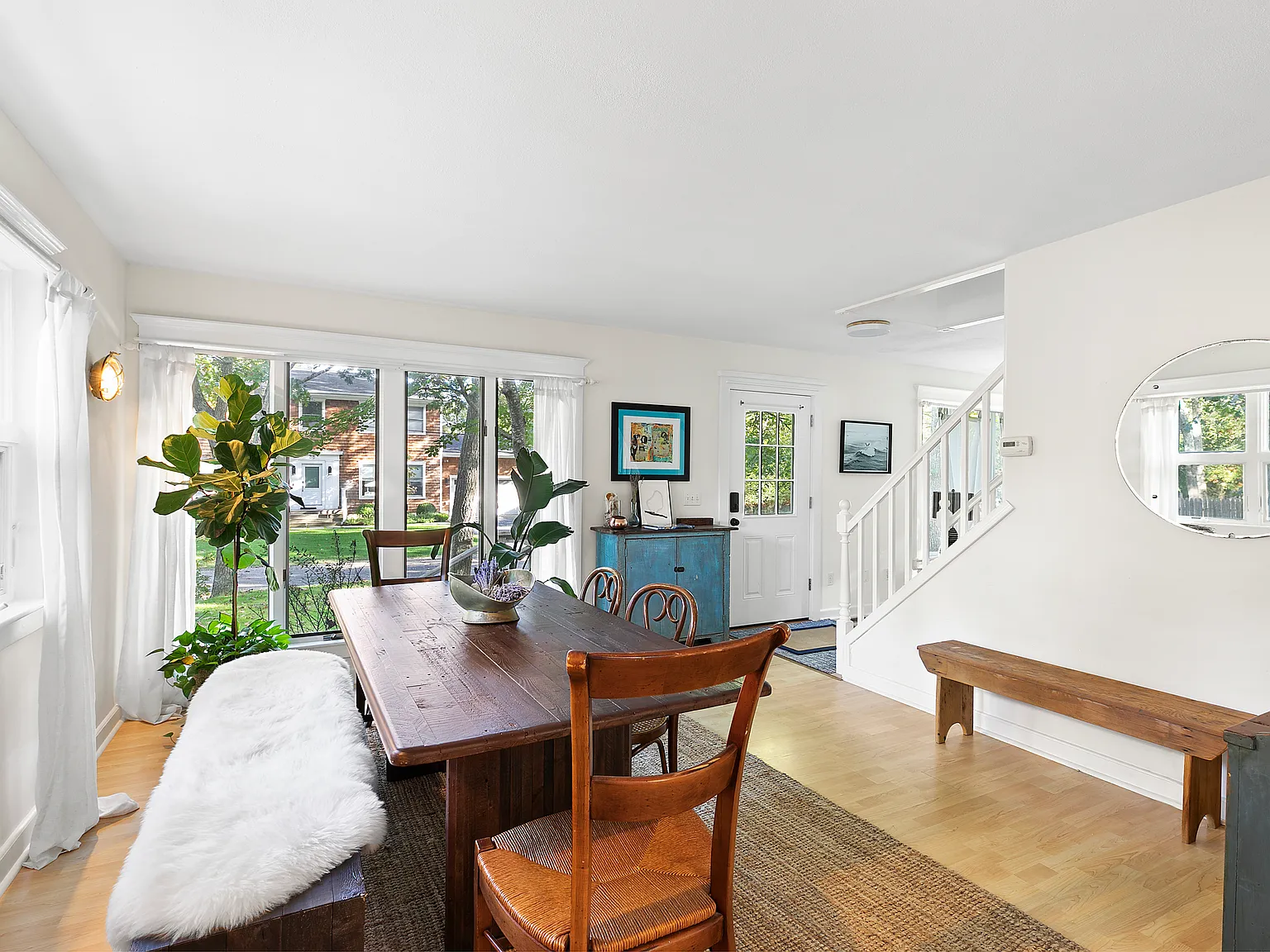 Charming Beach House — Photo 3
