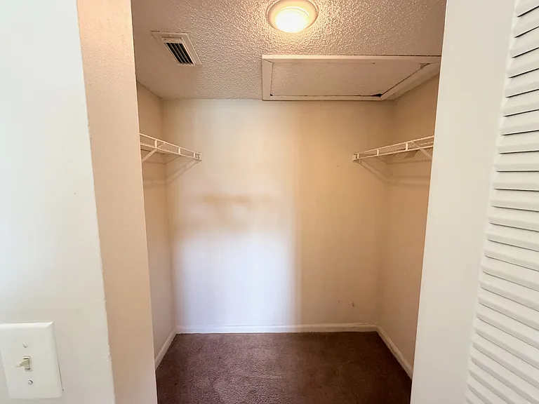 960 Lake Victoria Dr #C-1 — Photo 4