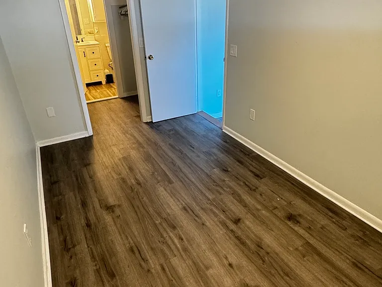 165 Townsend Ave — Photo 13