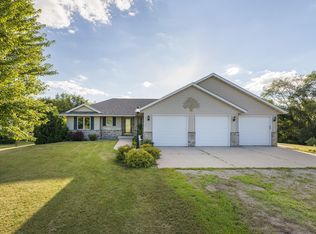 25100 Dahle Ave, Faribault, MN 55021