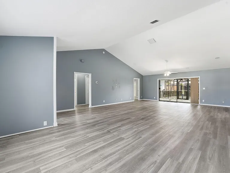 9284 Laurel Green Dr — Photo 9