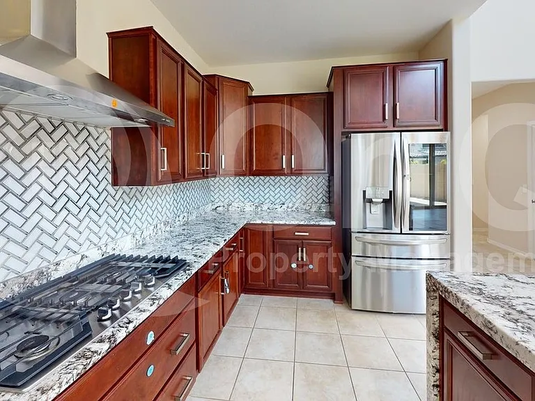 8943 W Marshall Ave — Photo 4