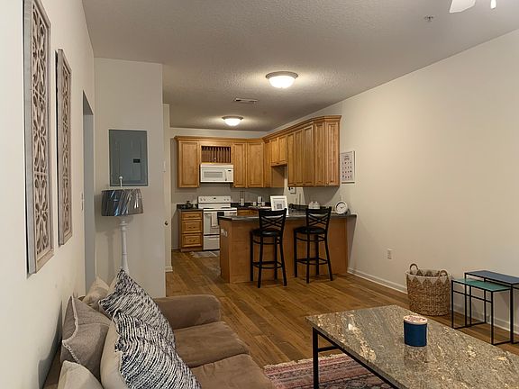 2nd image of 407 E Mary St #1-40