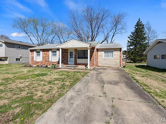 2nd image of 2224 Lombardo Dr