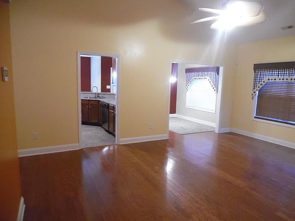 4th image of 216 Diamond Ct
