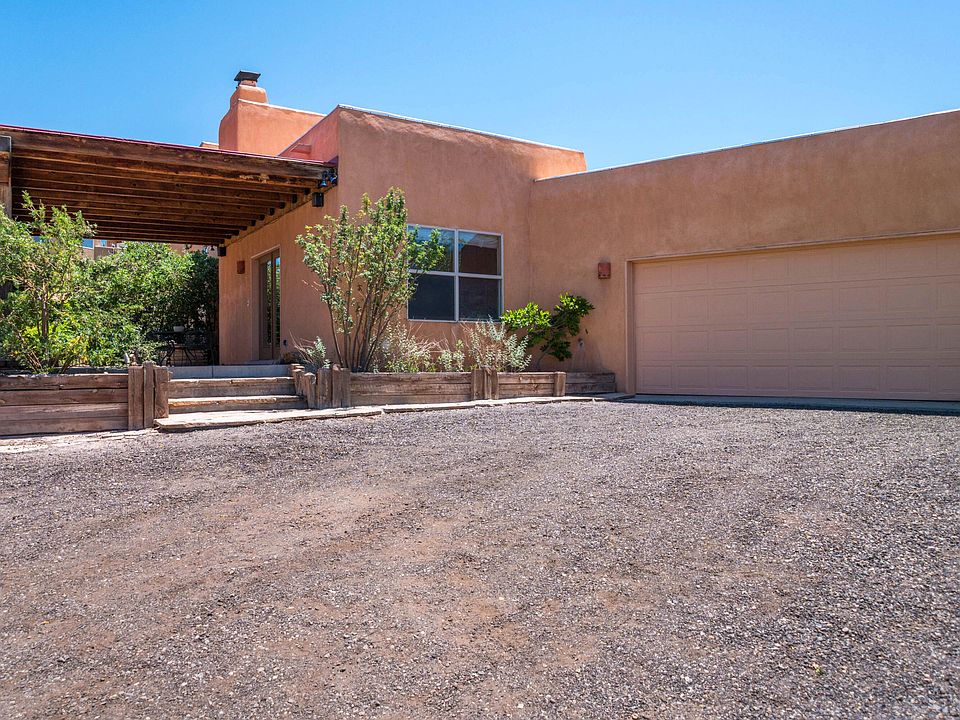 1st image of 27 Las Huertas Rd