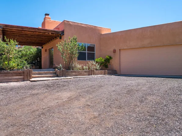 27 Las Huertas Rd, Placitas, NM 87043
