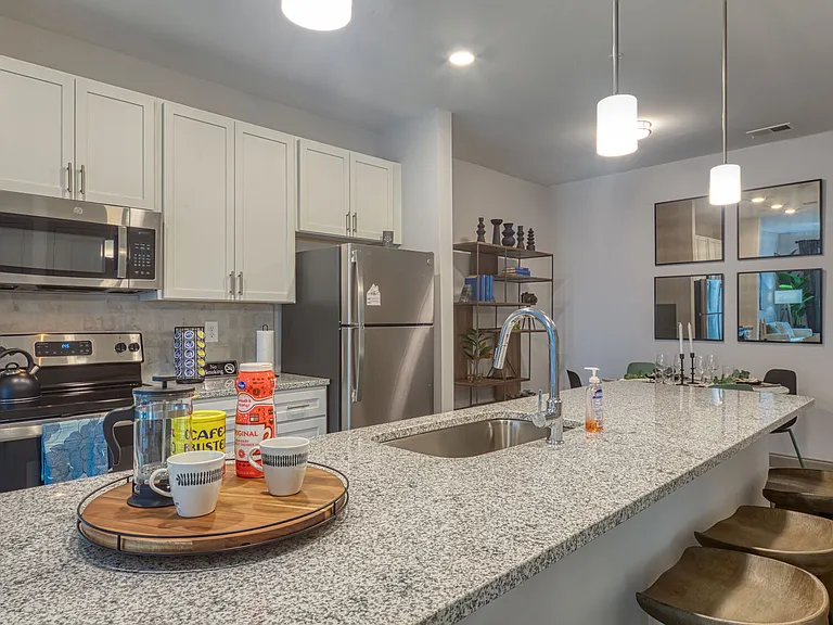 The View at Blue Ridge Commons — Photo 17