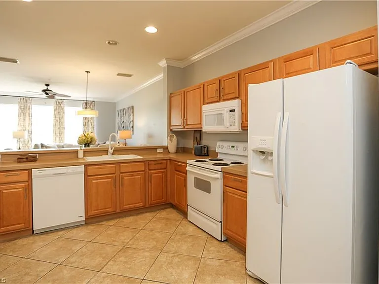 960 Hampton Cir #80 — Photo 25