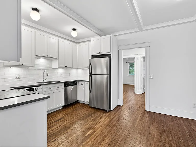 5744 Pershing Ave #1E — Photo 6