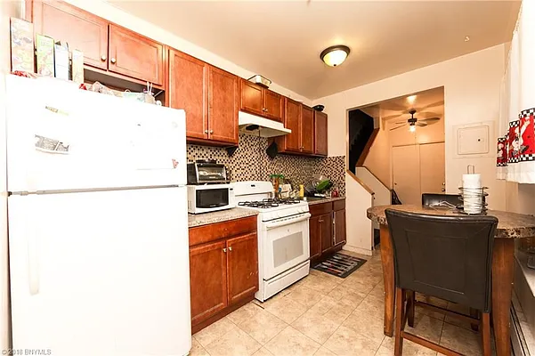 Sold by Remax Real Estate Professionals | media 8