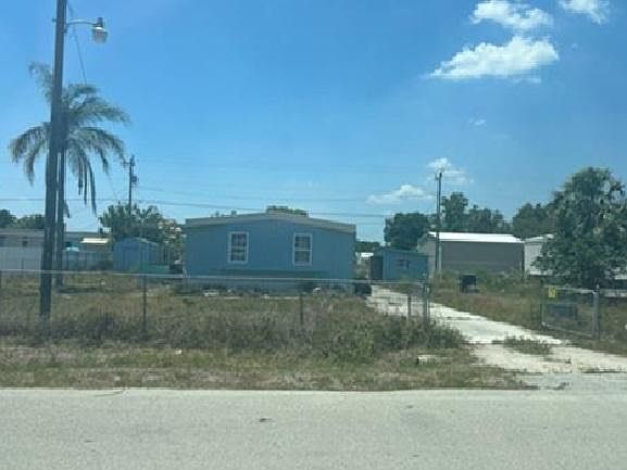 1st image of 8190 Everhart Dr