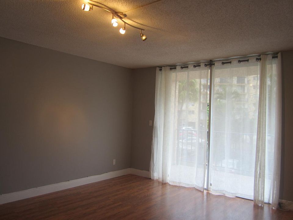 1st image of 1465 NE 123rd St APT 203