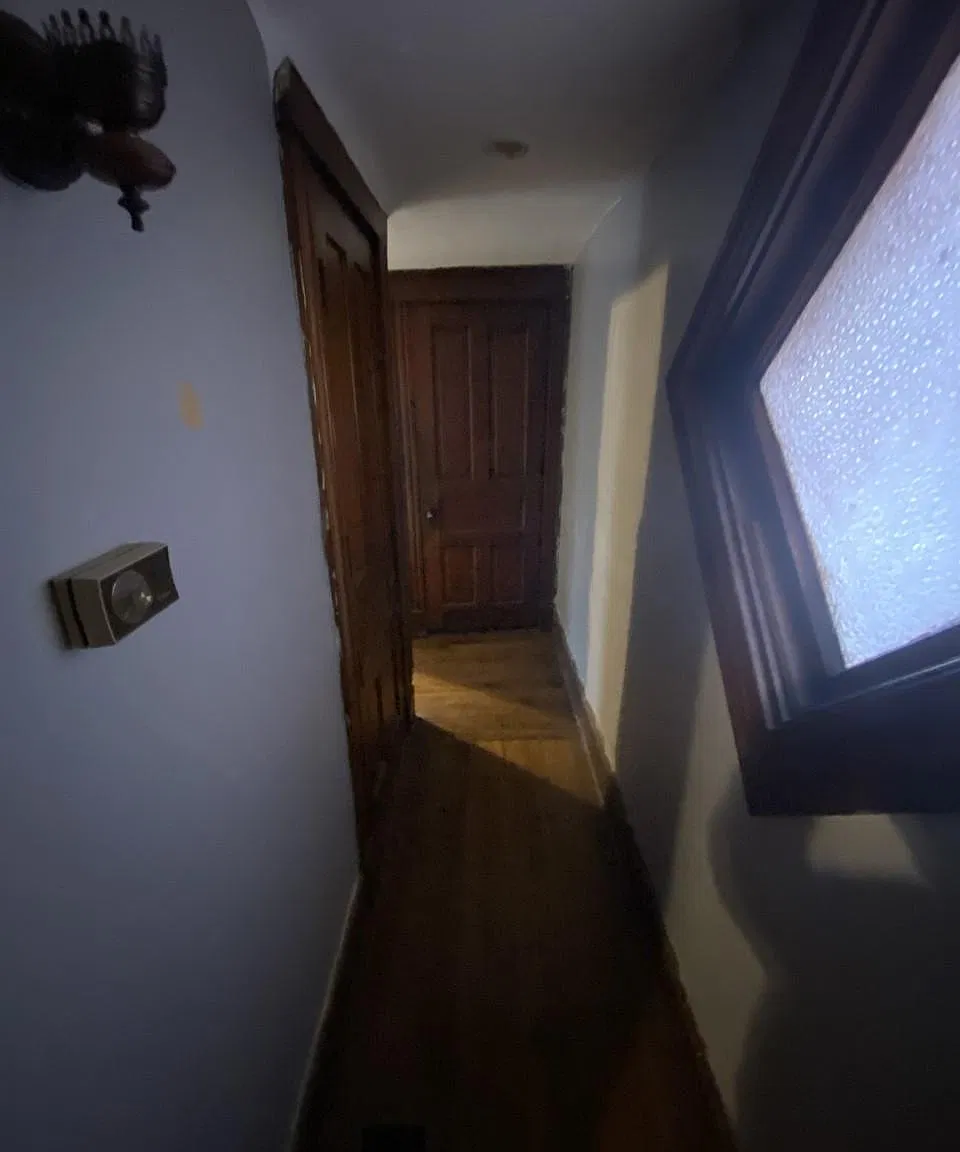 5 bed, 2550 sqft, $3,550 — Photo 2