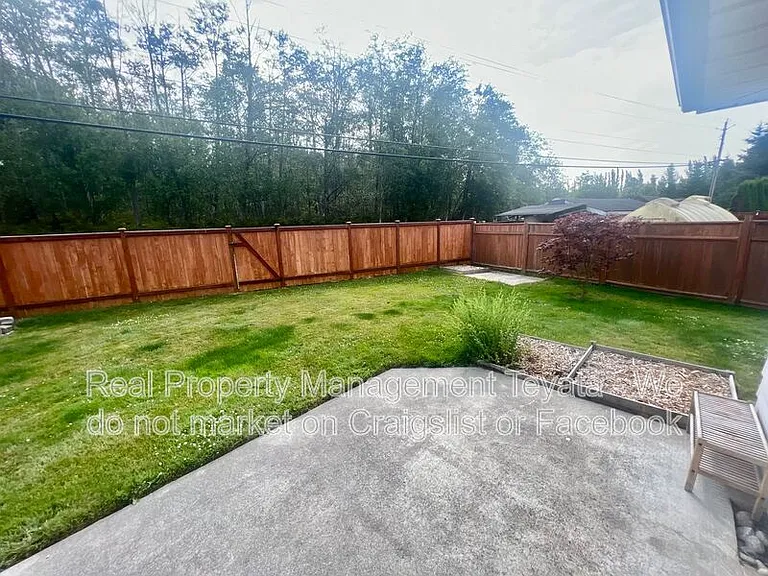 8390 Richmond Park Rd — Photo 20