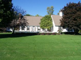 5884 Fox Run Dr, Saline, MI