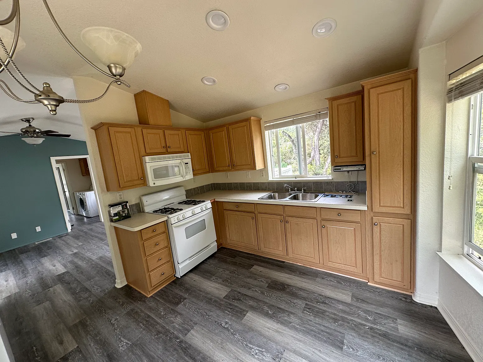 1 bed, 550 sqft, $2,200 — Photo 4