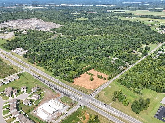 2nd image of 4057 Shelbyville Hwy