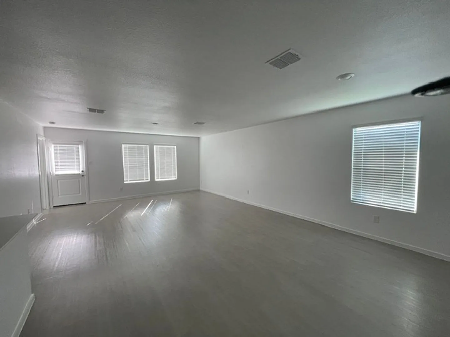 Available Now--4 Bedroom 2 Bath 2 Car Garage — Photo 3