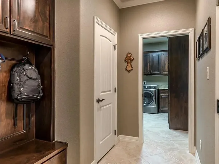 2502 Kimbolton Dr — Photo 9