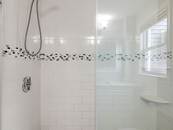 5th image of 14 Holten St APT 2