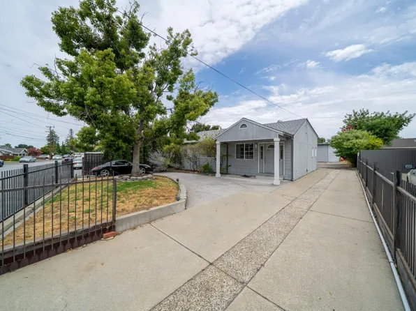 1082 Shamrock Dr, Campbell, CA 95008