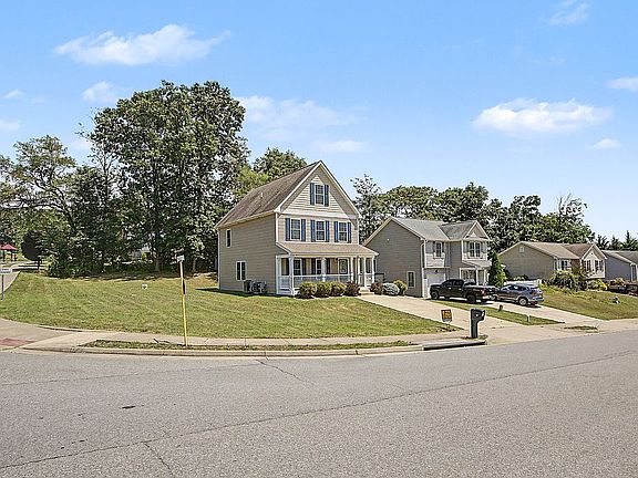 2nd image of 101 Lofty Cir
