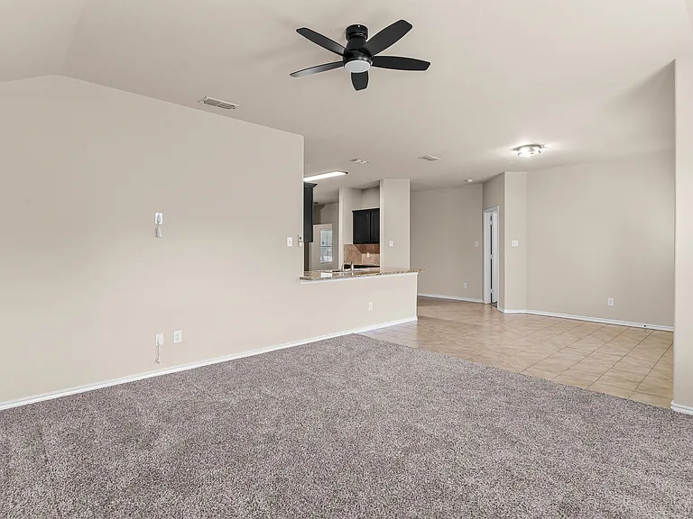 2517 Carolina Dr — Photo 8