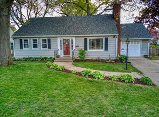 808 Winthrop Ln, Rockford, IL 61107