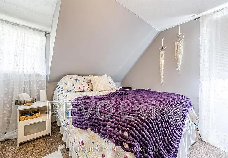 6019 Dorchester Rd — Photo 3