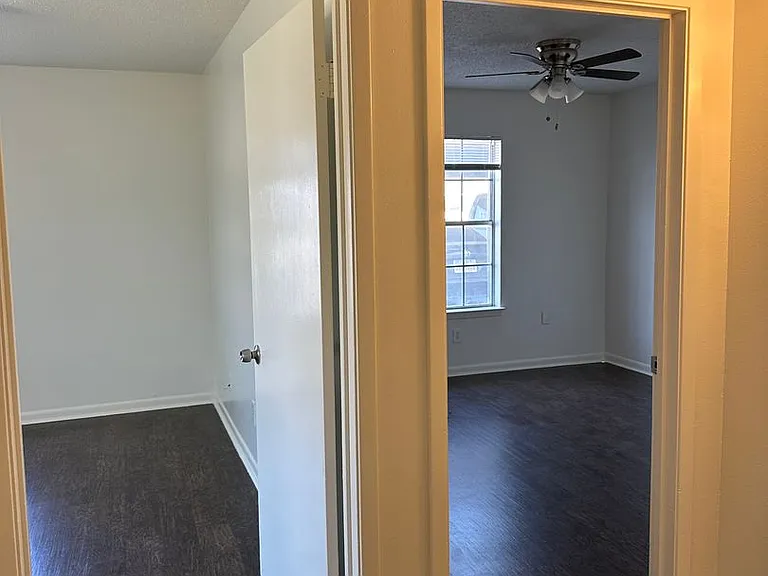 400 Johnson Dr — Photo 29