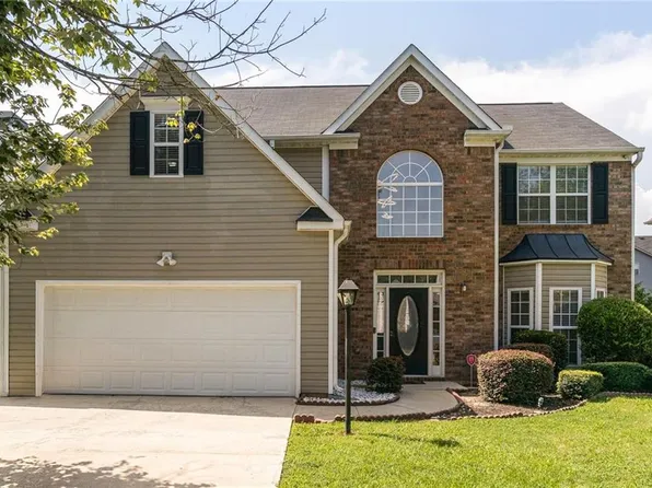 2251 Fall Creek Lndg, Loganville, GA 30052