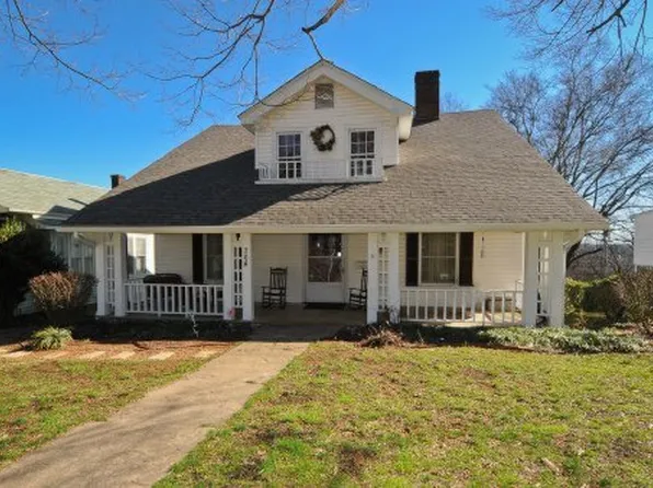 704 W 1st Ave, Lenoir City, TN 37771