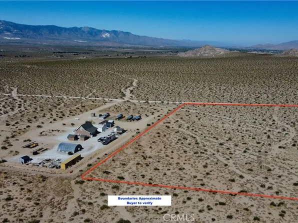 700 Peffer Ln, Lucerne Valley, CA 92356