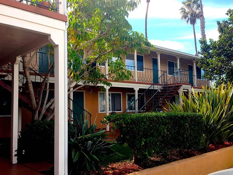 1739 Sunset Cliffs Blvd #4 — Photo 11