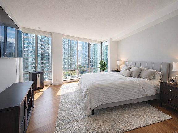 5th image of 1228 Hastings St W #1404