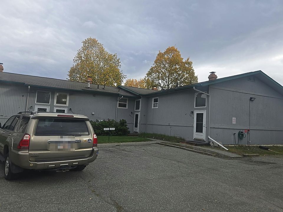 2nd image of 3211 Eastgate Pl #105